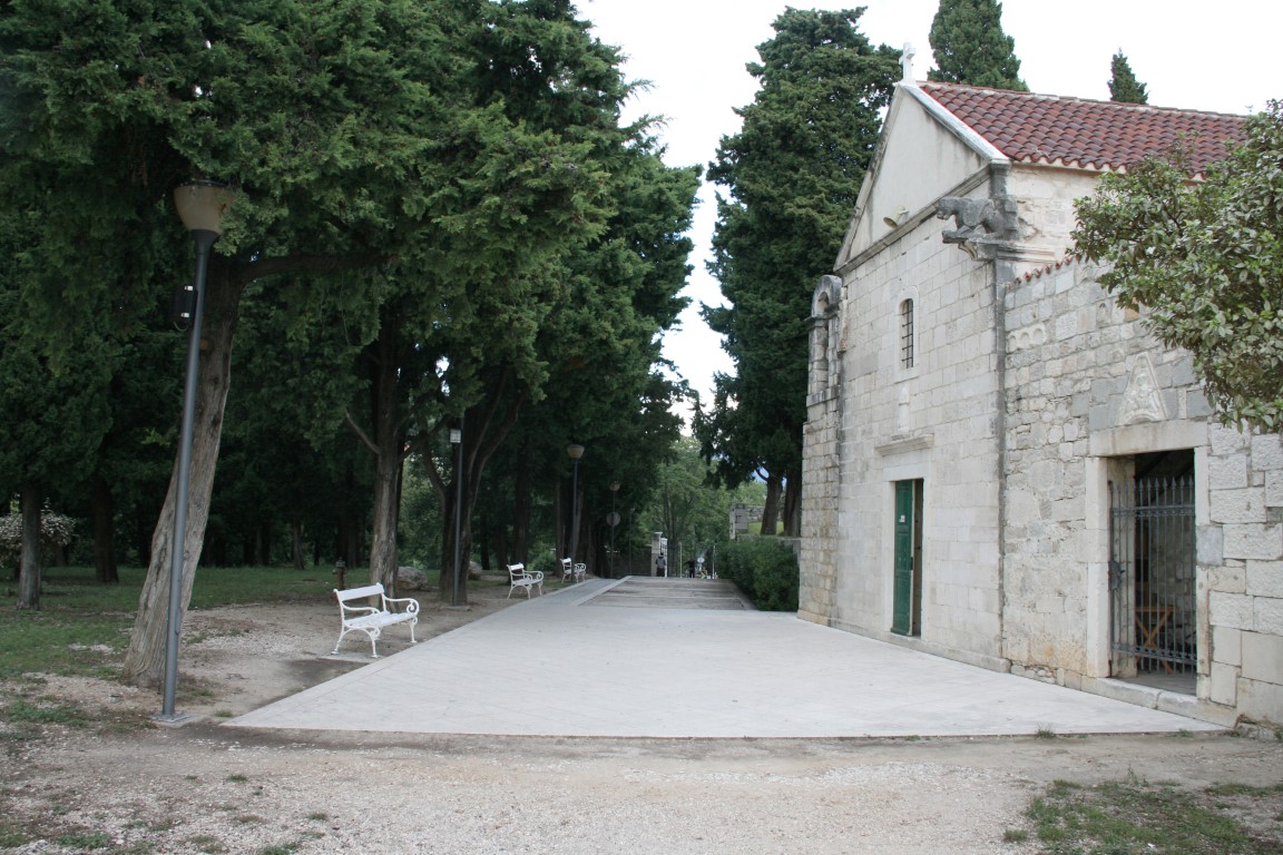 Crkva sv. Stjepana pod borovima na Sustipanu